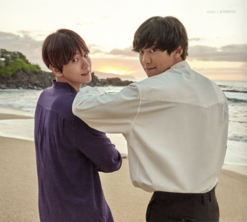 ChanyeolItaly's tweet photo. EXO - 190502 Third official photobook ‘PRESENT ; gift’
#EXO #weareoneEXO #PRESENT_gift #Baekhyun #Chanyeol #Chen #KAI https://t.co/83dqBy91AS