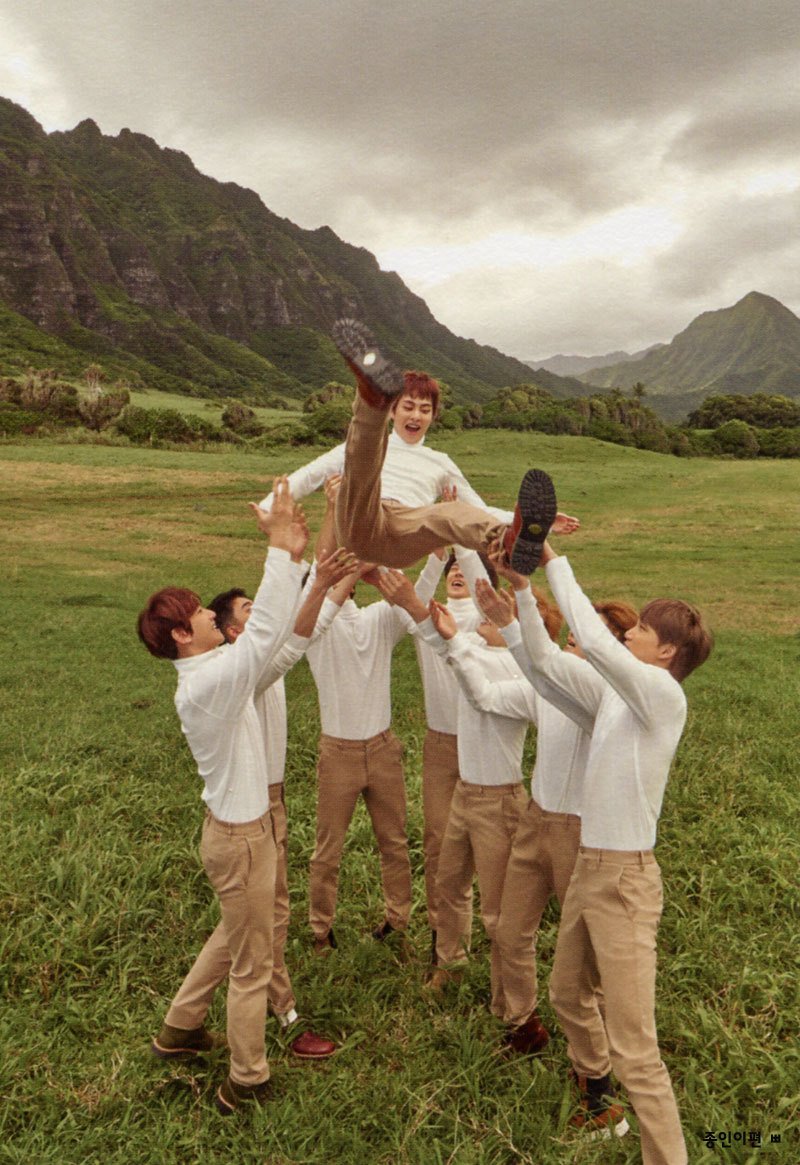 ChanyeolItaly's tweet photo. EXO - 190502 Third official photobook ‘PRESENT ; gift’
#EXO #weareoneEXO #PRESENT_gift #Suho #Baekhyun #Chanyeol #DO #Kyungsoo #Kai #Sehun #Xiumin #Chen #엑소 https://t.co/reMW9ZEPOz