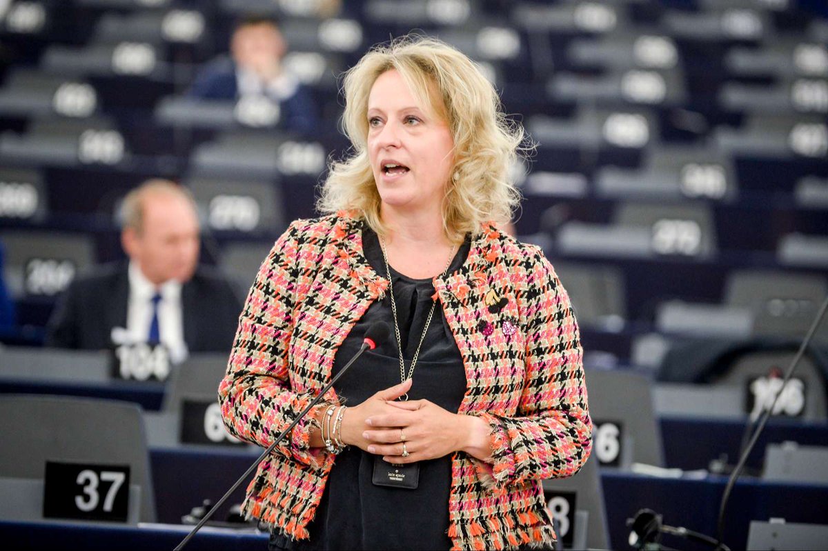 RT MKBNL: Lijsttrekker Esther_de_Lange CDAvandaag in Brussel: 'Eerst rommelhypotheken en zombiebanken aanpakken' 

#EUwaardeindewereld 
#Europeseverkiezingen #EP2019

lees interview -> mkb.nl/forum/esther-d…