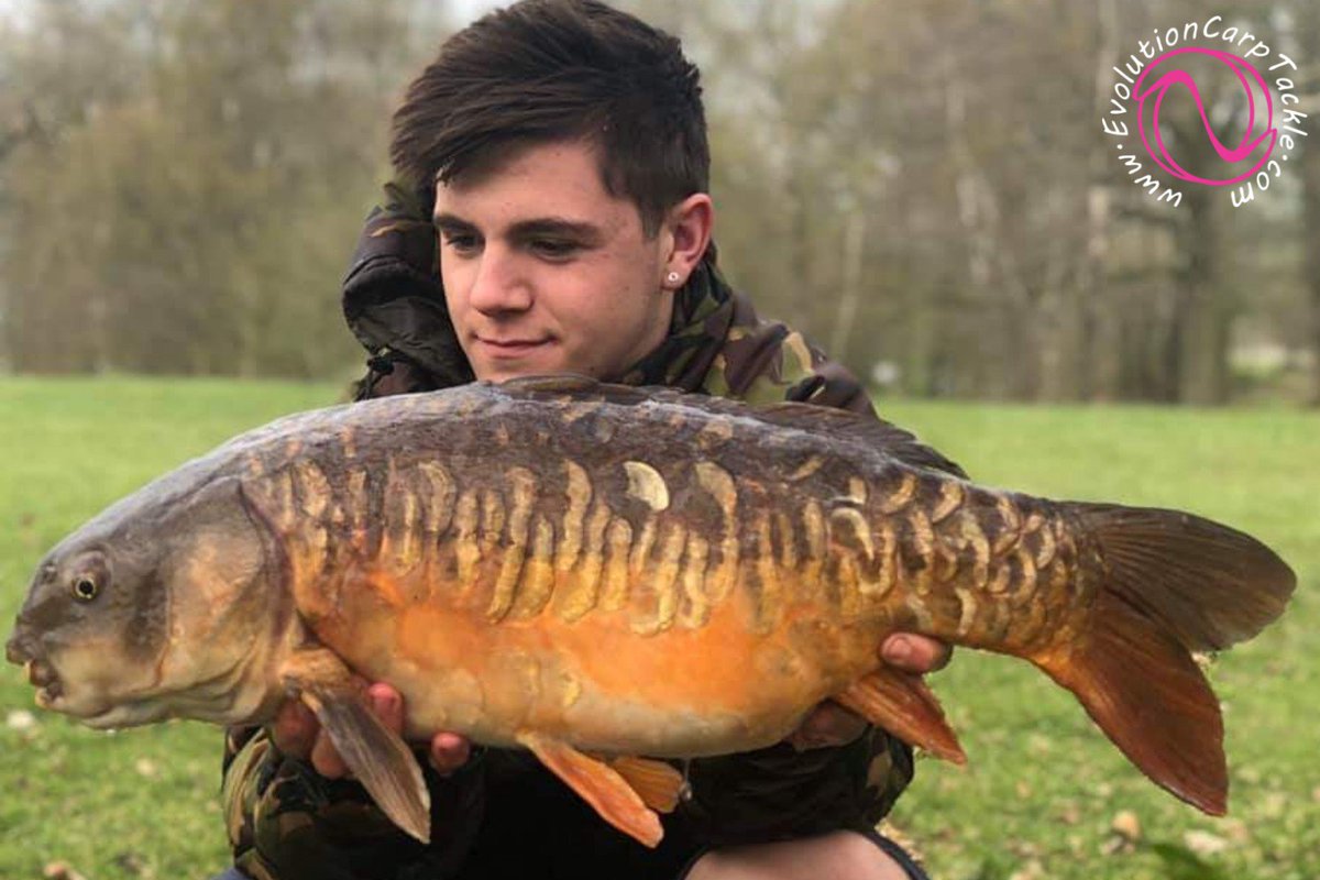 Well, team member Liam Lee only ended up on 10 fish ;), which brought him one beautiful scaley mirror, a brace shot and a quad shot, with all the carp landed in the NSR 42. Plus, he used Evo Last Elements quick change swivels in his rig construction. 

Evolutioncarptackle.com