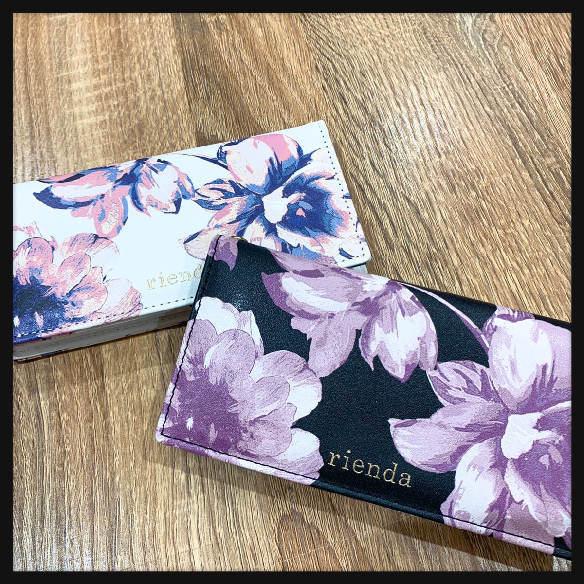 mfactory_shiga's tweet photo. 🌹rienda🌹
.
モダニティフラワー💫
✔︎Black
✔︎White
.
中にもプリントあり🙆‍♀️💕
ミラーも付いていて便利ですよ💖
.
#rienda #iPhoneケース https://t.co/80iFDirDPn