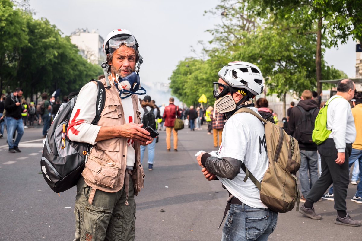 inFArtus's tweet photo. Un 1er Mai intense ! #1erMaiParis #GiletsJaunesparis #FeteDuTravail https://t.co/ed62KhWa4r