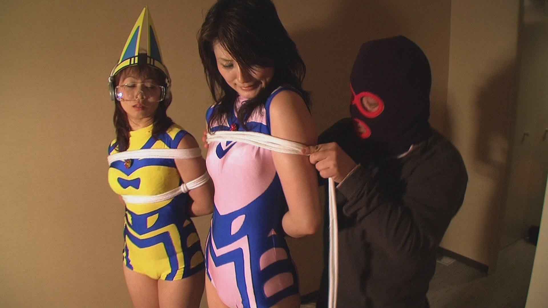 Jalbas Gw特別企画 実写版 緊縛戦隊シバラレンジャー １２ ゆうかの頼みも聞き入れてもらえず 厳しく縛り上げられていく二人 膝も足首も縛られてしまう T Co Khypljood6 Twitter