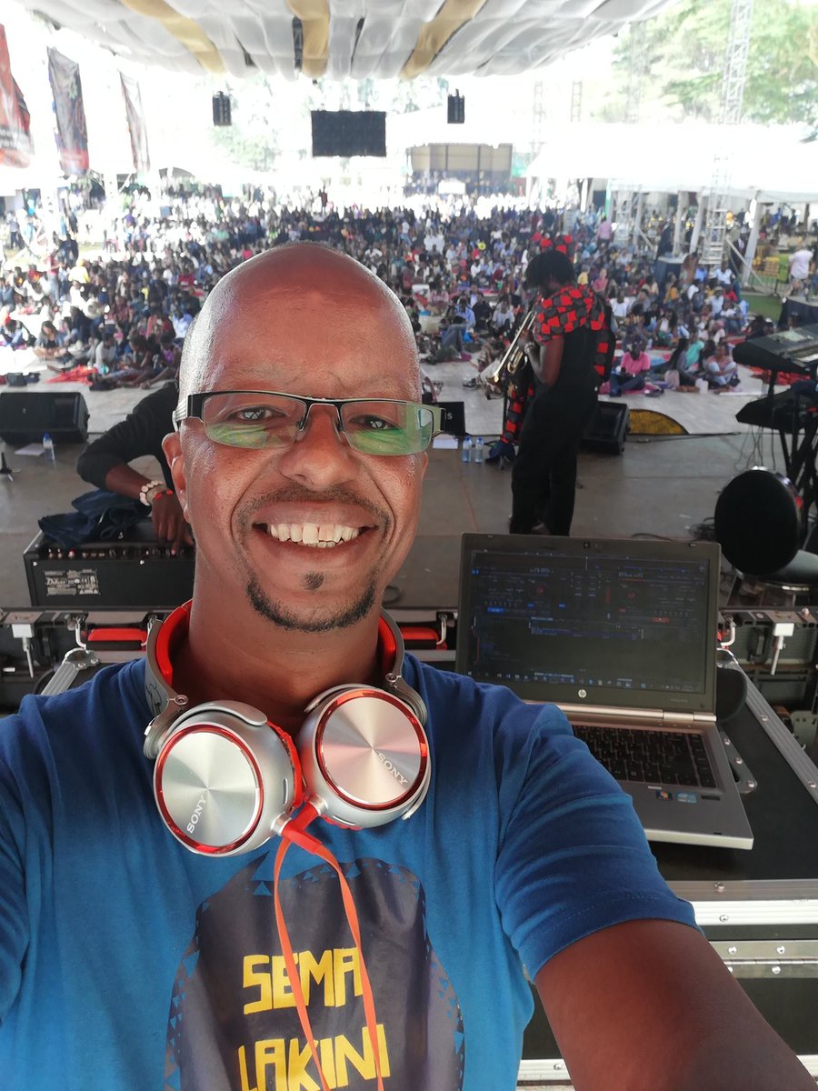 davidmuriithi's tweet photo. I just don't know how to explain just how 🔥🔥🔥🔥 #SafaricomJazz was jana. Ata sijui #EveryNoteCounts 🎶 @ShamsiMusicKE @Zsuleman @sylmulinge @JaazyD @wamuninjoroge @DuncanWambugu @MoSoundEvents @carnivore https://t.co/nUrfPL56fc