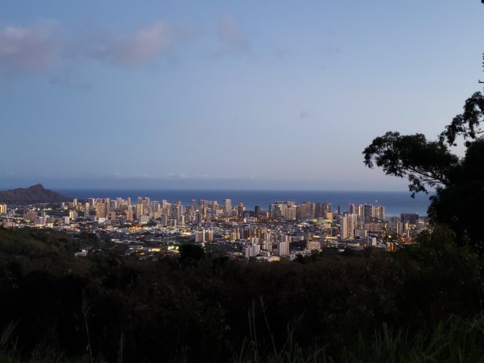 Some beautiful views of Hawaii https://t.co/qXuGNPYrdn