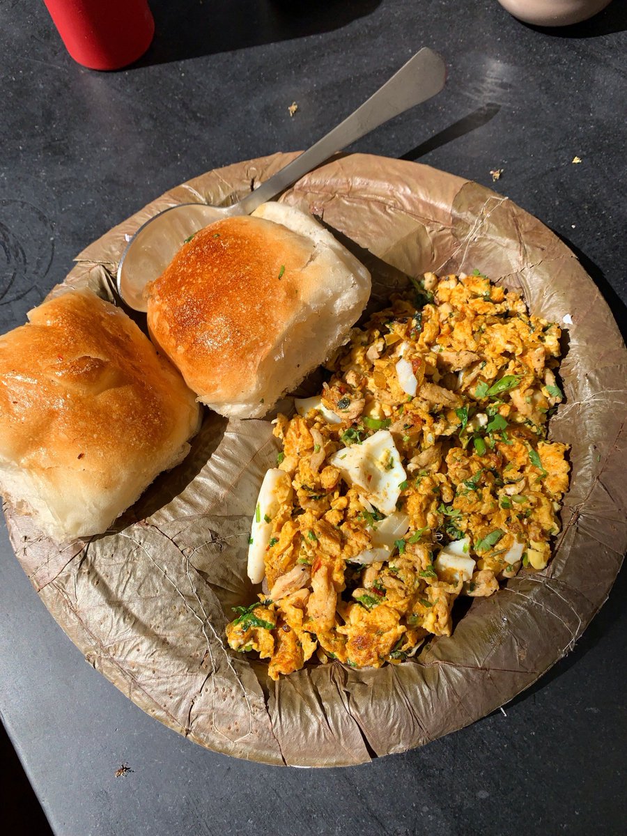 Name a good breakfast that doesn’t start with eggs. 📷- Chicken Egg Bhurji Pav at Prithvi Café, Juhu. Great food, great vibe. Also, great waiting time. Always 😥 #Yummitment #Prithvicafe #Prithvitheatre #Eggs #Breakfast #Mumbai
