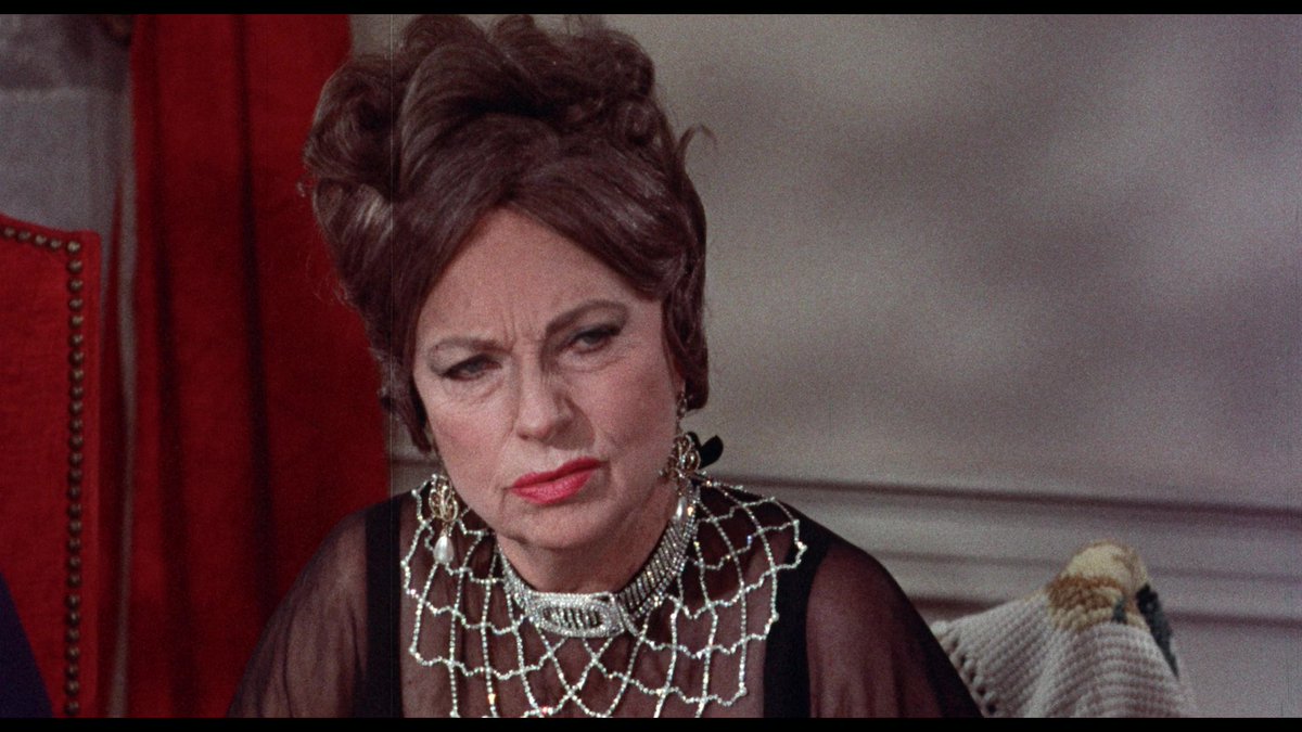 Separated at birth: Joan Crawford in I Saw What You Did (1965) / Agnes Moor...