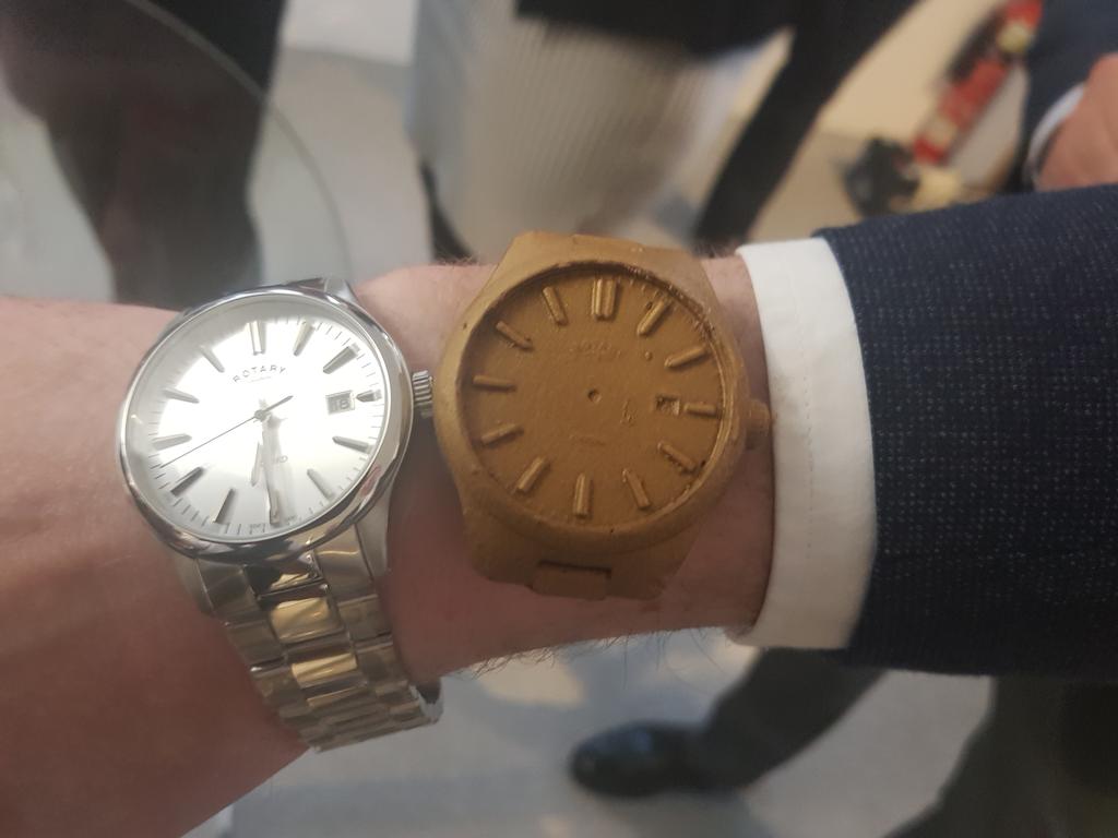 Tonight's creation on #ExtremeChocolateMakers
The Rotary watch in all its glory, 15 times to scale over 1 meter high. With these chocolate miniatures to be enjoy by guests.
#channel4 5.30pm
#PWGchocolates
<a href="/RotaryWatches/">Rotary Watches</a>
<a href="/twofourtweets/">Twofour</a>
@Boomerangtv_