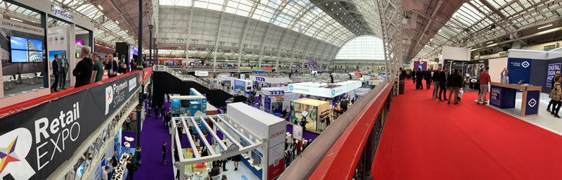 AVNewsUpdates's tweet photo. AV News team reporting from @TheRetailEXPO 
Keep your eyes peeled for this months issue to see our review on retail windows.

Don’t forget to sign up to AV News to receive your free copy. 

#avnews #retailexpo #digitalsignage #visualretail https://t.co/Gue3gwot5E