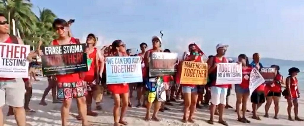 TheRedWhistle's tweet photo. #SaveSexy 2017 was massive and is for sure the biggest and brightest of them all! 

Another campaign was launched which is #TogetherPH 💕 https://t.co/nS607qPMlA