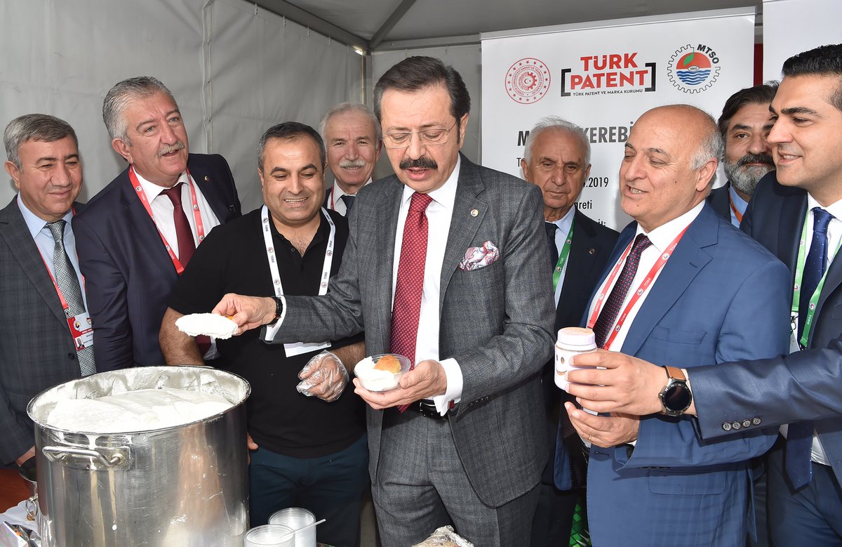 TOBB Başkanı <a href="/RHisarciklioglu/">Rifat Hisarcıklıoğlu</a>, Oda/Borsa stantlarını gezdi tobb.org.tr/Sayfalar/Detay…
