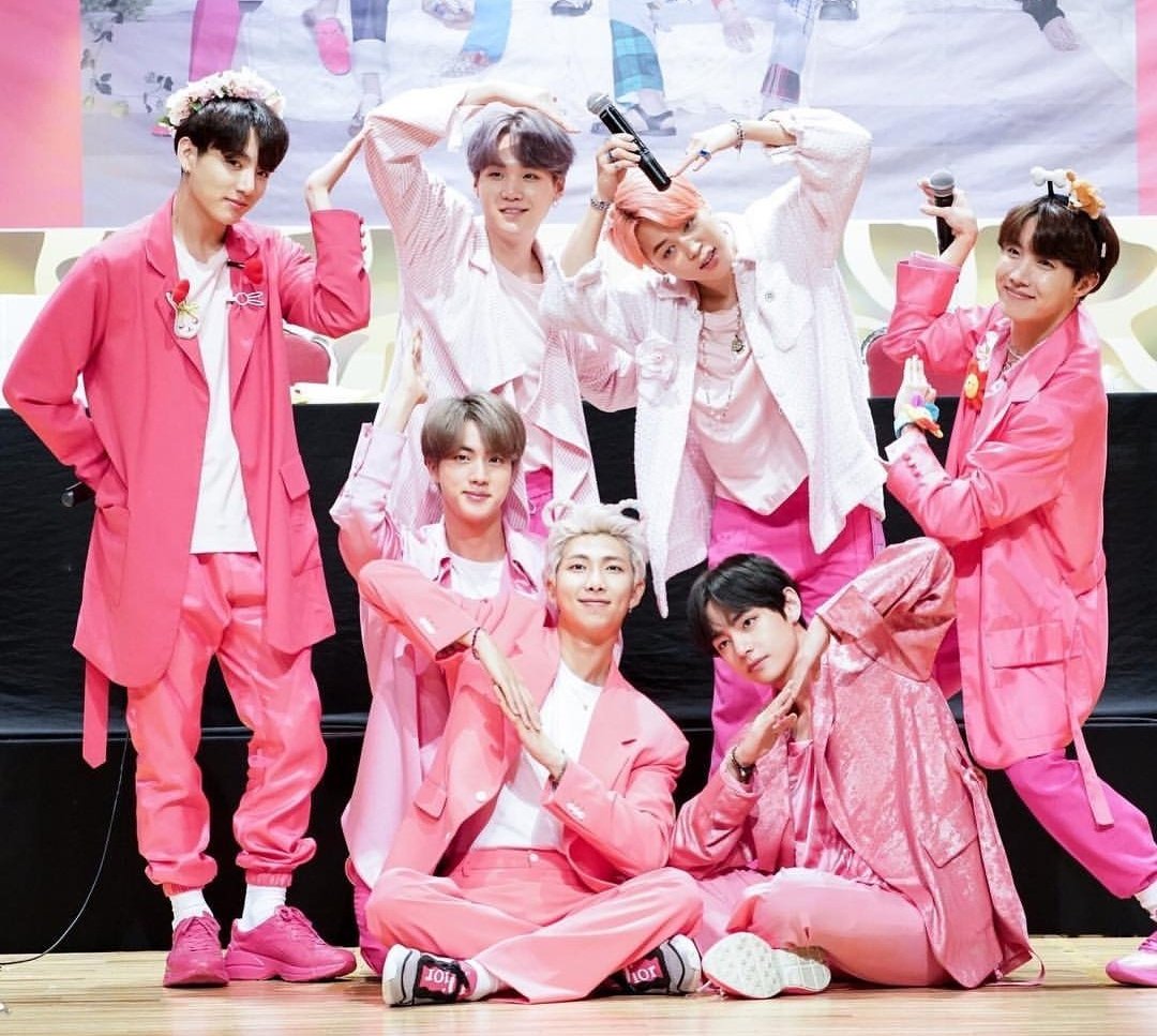 SarangBTS0613's tweet photo. COULDN'T BE MORE PROUD FOR THESE 7 ADORABLE, AWESOME AND RAVISHING MEN (BANGTAN BOYS). CAN'T CONTAIN MY HAPPINESS FOR YOU GUYS. SORRY FOR THE ALLCAPS COZ IT'S THE ONLY WAY I COULD EXPRESS IT.❣️💜💜💜💜💜💜 @BTS_twt
#BTS
#BBMAs
#3yearsStraight_TopSocialArtist
#TopDuoGroup_Winner https://t.co/dcriQJnfQZ