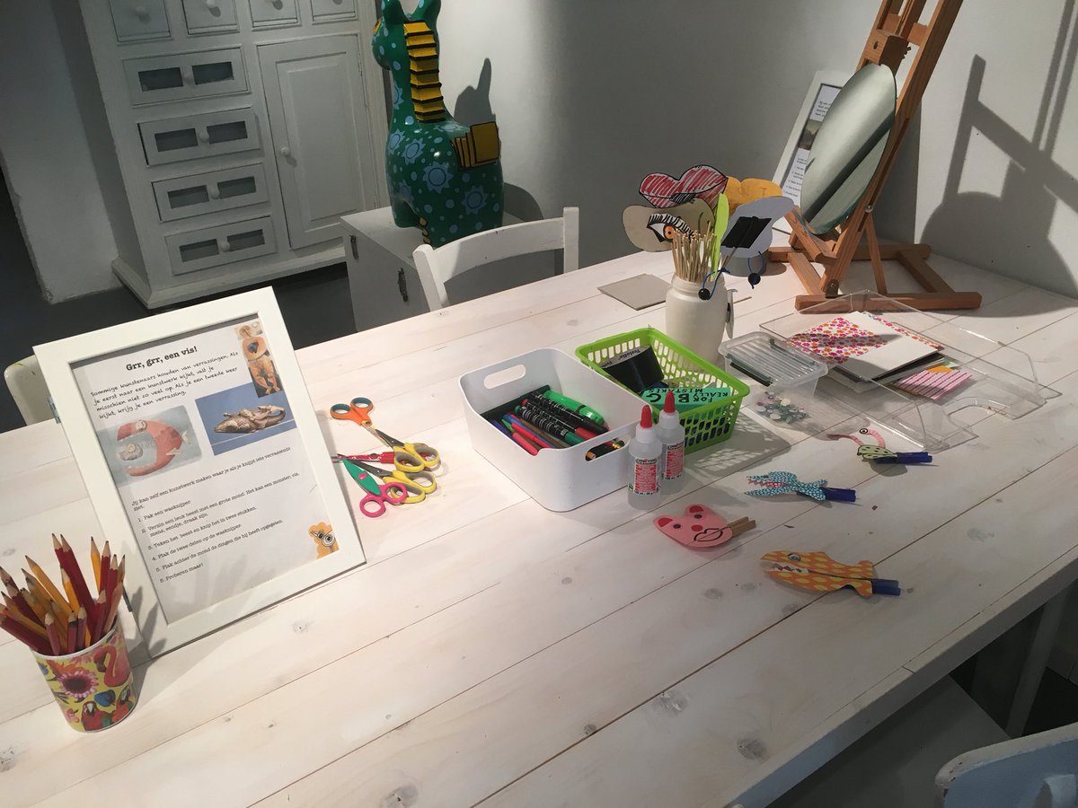 Verwonderlab's tweet photo. Ook vandaag is het #verwonderlab weer open. Je bent van harte welkom tot 17 uur! Ook vrijdag en zondag kun je komen experimenteren en knutselen. #vakantietip #uitmetkinderen https://t.co/PZlECAbfwH