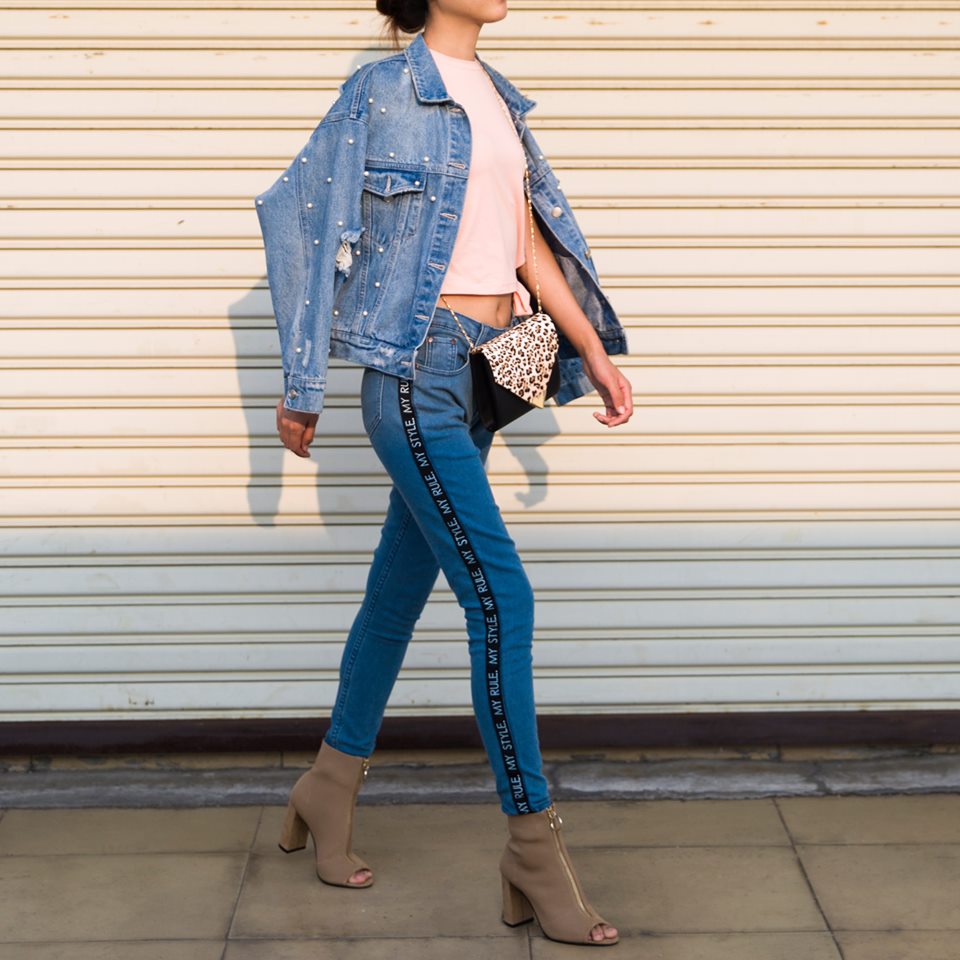 Sun and Shadow Series #take1
Beat the heat with the best outfit in town

#summerstyling #jeans #jacket #denim #whatiworeyesterday #londonrag #inspo2you #styleinspo #styled #styleoftheday #styleiswhat #styleinspiration #styleguide