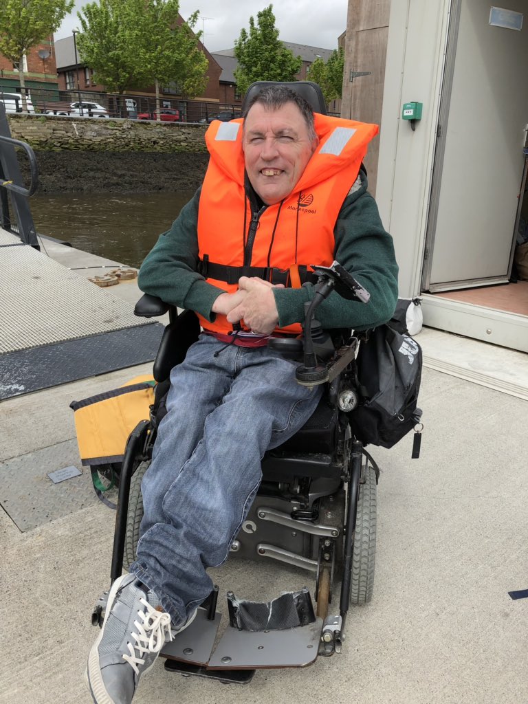Raymond skiving off work from @LYIT Training for NW Colleges Regatta <a href="/FoylePort/">Foyle Port</a> And another beautiful day for it @RYASailability