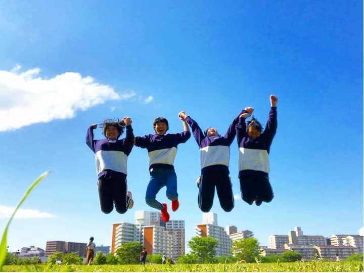 CToishi's tweet photo. そふばでBBQ💓
部活体育館でバスケ疲れたｗｗ
ＧＷ初ソフバで遊んだよねよねｗ https://t.co/SulansVJGD