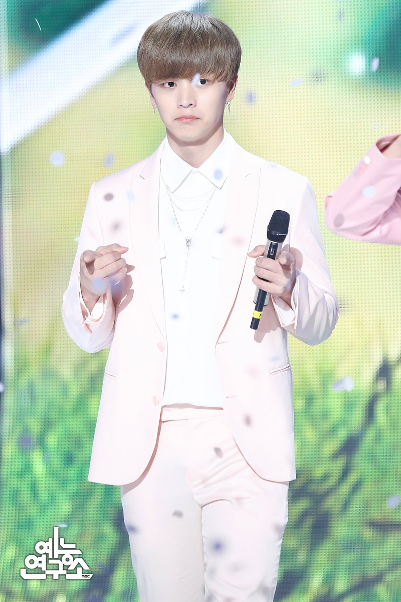 MBC_entertain's tweet photo. 천상계 뎨깅이의 날이라 연구원은 너무 ㅆ6나잖아🎉
육잘또와 멜로디 평생 함께하게 해주시고 건강하기를💙
#비투비_3대리더_절대막내_성재_생축 
#비투비 #BTOB #육성재 @OFFICIALBTOB https://t.co/6hnkLeh7L1