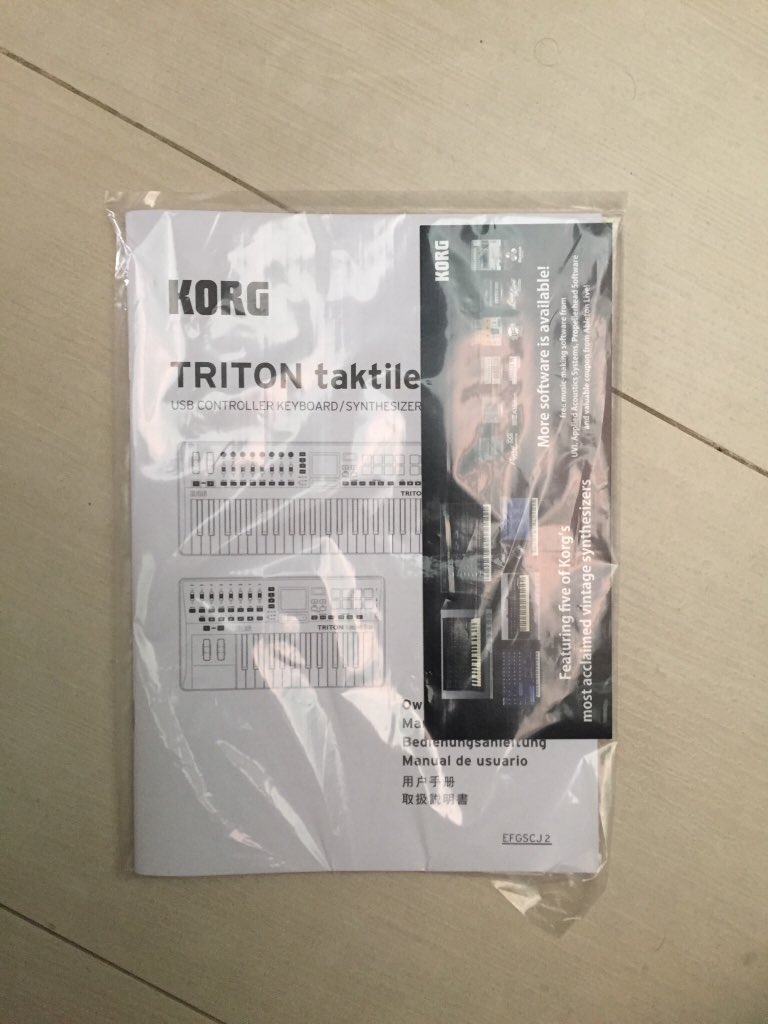 #WTS — KORG TRITON TAKTILE 49. RM850.

Condition baru dalam kotak. 10/10! No scratch, no dent! Used once just to test out. Most of the time simpan dalam kotak.

Reason to sale: Nak pakai duit. Urgent.

Mohon RT sampai jumpa tuan baru. TQ guys! 🙏🏼