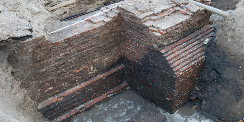 erfgoed020's tweet photo. Texelse Kade voor even zichtbaar | Erfgoed van de Week https://t.co/iZGQqT0PsV
#amsterdam #erfgoed #archeologie #texelsekade #stationsgebied https://t.co/R7tk2G2F39