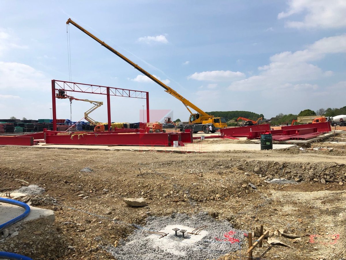 aceingenierie's tweet photo. La charpente métallique commence à se lever sur le chantier #ODPLAST / @GroupeRenou à #Bais (35) !
@aceingenierie / https://t.co/muMVcQGwxK https://t.co/oVxEFDcUfL