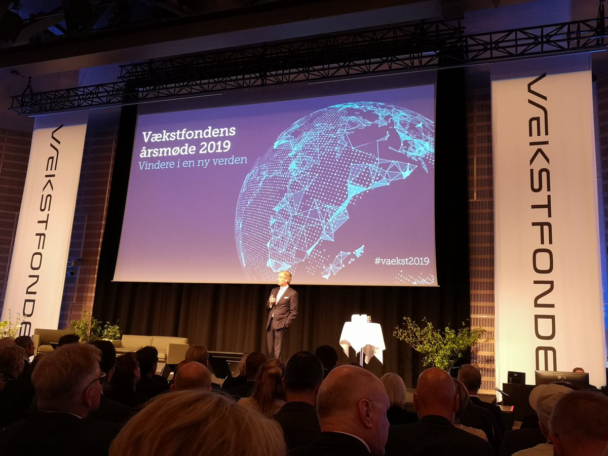 SpiroFriend's tweet image. Stor interesse for årsmøde med @Vaekstfonden der netop er åbnet af Claus Gregersen. 13.000 nye job er skabt med hjælp fra VF.
"Vi skal tjene penge for at få velfærd" 
Vi har alle brug for vindere i den nye verden og Spirofriend er selvfølgelig med på vinderholdet💪
#vaekst2019