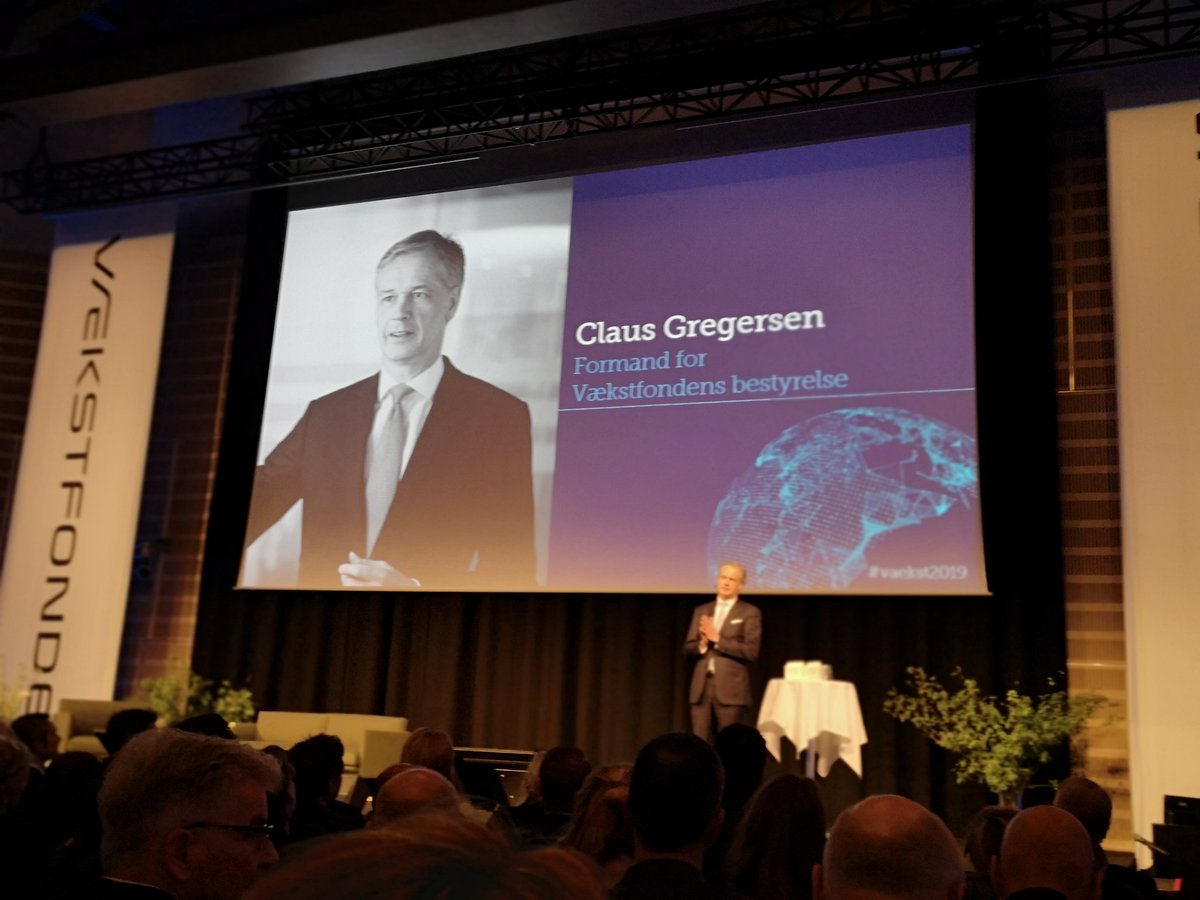 SpiroFriend's tweet image. Stor interesse for årsmøde med @Vaekstfonden der netop er åbnet af Claus Gregersen. 13.000 nye job er skabt med hjælp fra VF.
"Vi skal tjene penge for at få velfærd" 
Vi har alle brug for vindere i den nye verden og Spirofriend er selvfølgelig med på vinderholdet💪
#vaekst2019