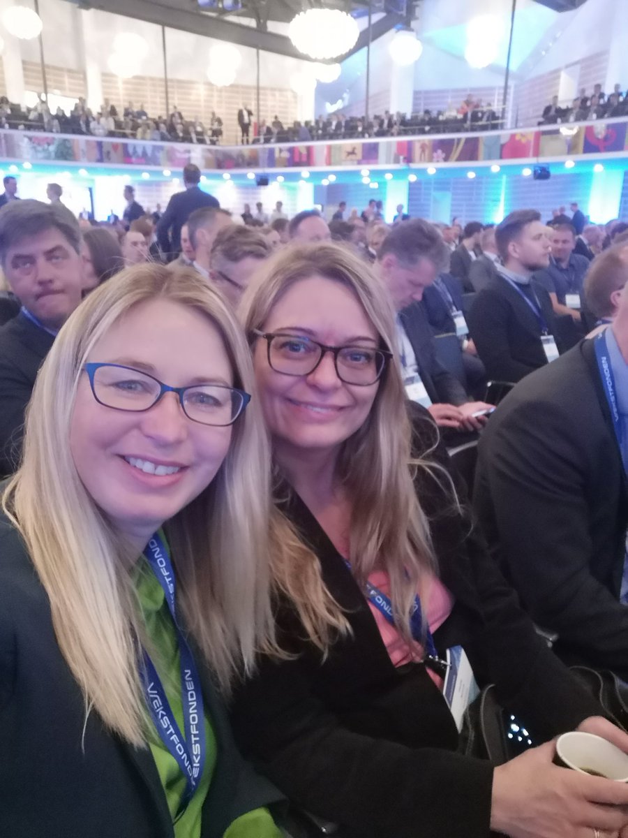 SpiroFriend's tweet image. Stor interesse for årsmøde med @Vaekstfonden der netop er åbnet af Claus Gregersen. 13.000 nye job er skabt med hjælp fra VF.
"Vi skal tjene penge for at få velfærd" 
Vi har alle brug for vindere i den nye verden og Spirofriend er selvfølgelig med på vinderholdet💪
#vaekst2019