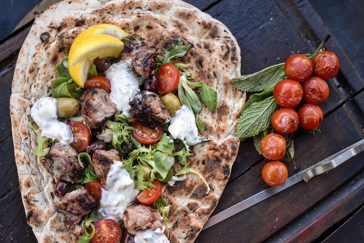 FeastInfo's tweet image. Suns out for our new #greek #souvlaki special. @woburncf bedfordshire lamb, marinated, skewered over charcoal with fresh tzatziki and flatbread😋 @TrailblazerBBQ @OundleCouncil