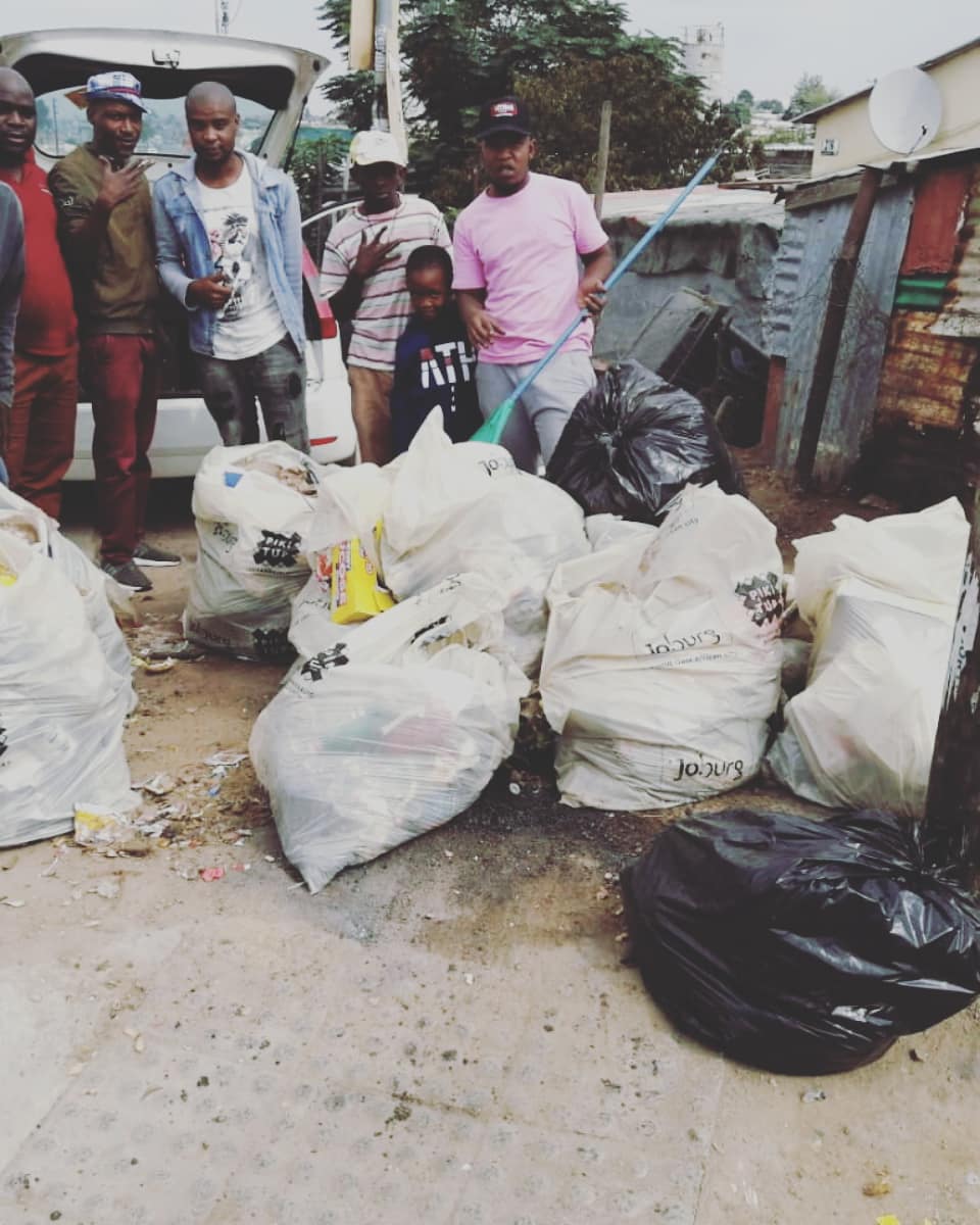 CleanUpWithHit's tweet image. 27- APRIL - 2019
DIEPSLOOT EXT 2 
#CleanUpWithHITMANCEO