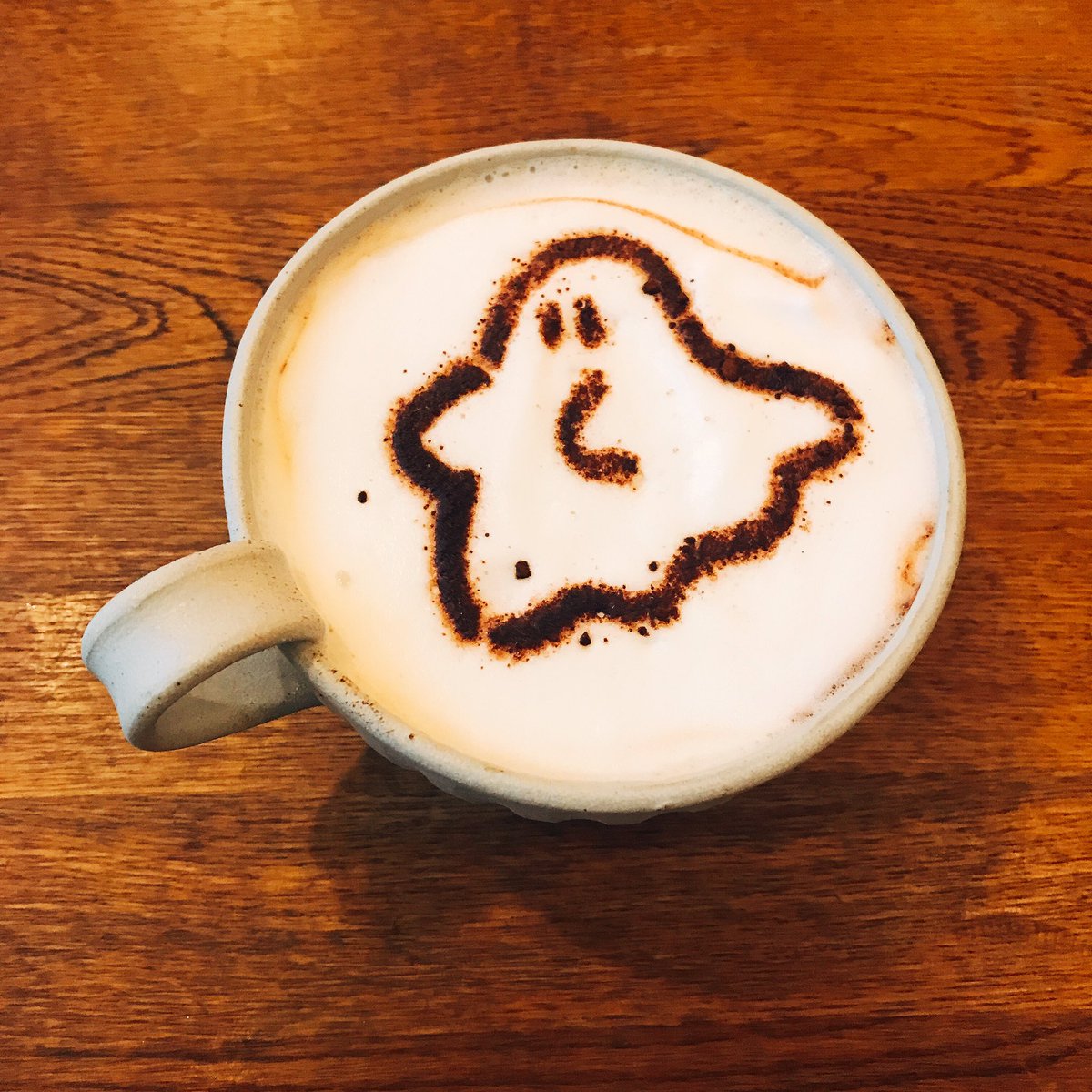 遊食家boo A Twitteren 新ドリンクメニュー ウアモウとブーのカフェラテ デザイナー高木綾子の手描きウアモウとブーが ラテアートになって登場 どちらか好きな絵柄をお選び下さい 遊食家boo Uamou Boo ラテアート Latteart Cafe T Co
