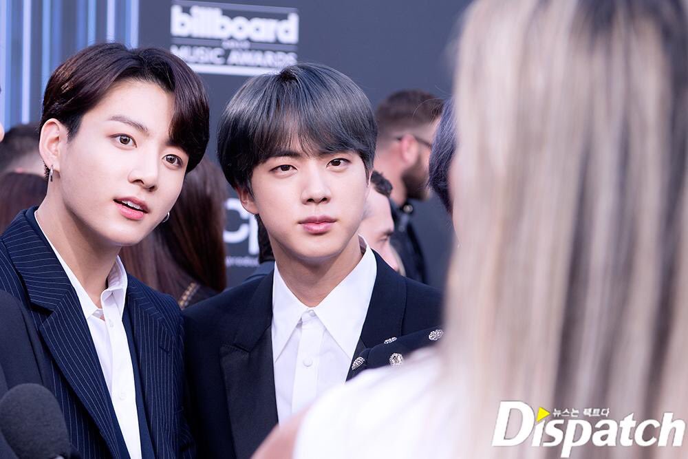 EROTICOSMO's tweet image. Me and my hyungs