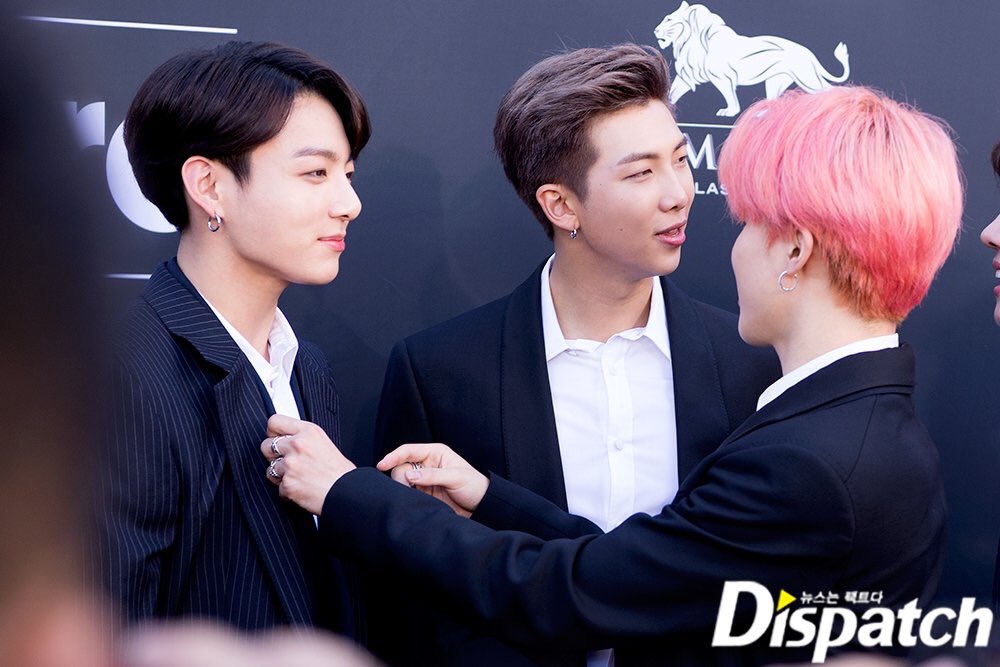 EROTICOSMO's tweet image. Me and my hyungs