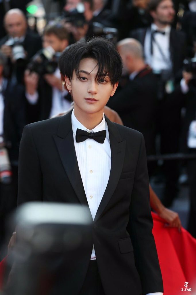 Happy birthday to us my baby Huang Zitao   