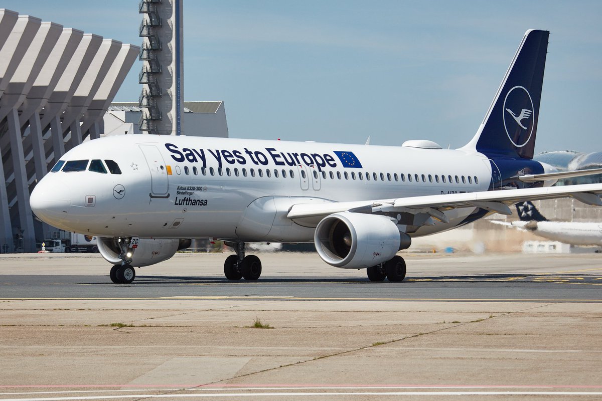 lufthansaNews's tweet photo. And off she is, our D-AIZG! And quite busy! If you want to follow her, here's where to be today: LH1142 FRA-BIO, LH1143 BIO-FRA, LH084 FRA-DUS, LH087 DUS-FRA, LH1246 FRA-VIE. Always check @flightradar24 as times can vary! #SayYesToEurope #planespotting #cranespotting https://t.co/DYj8UJSl6U