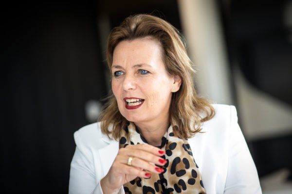 Mireille Kaptein, van Melkmeisje naar Kaaskoningin dlvr.it/R3vmjj