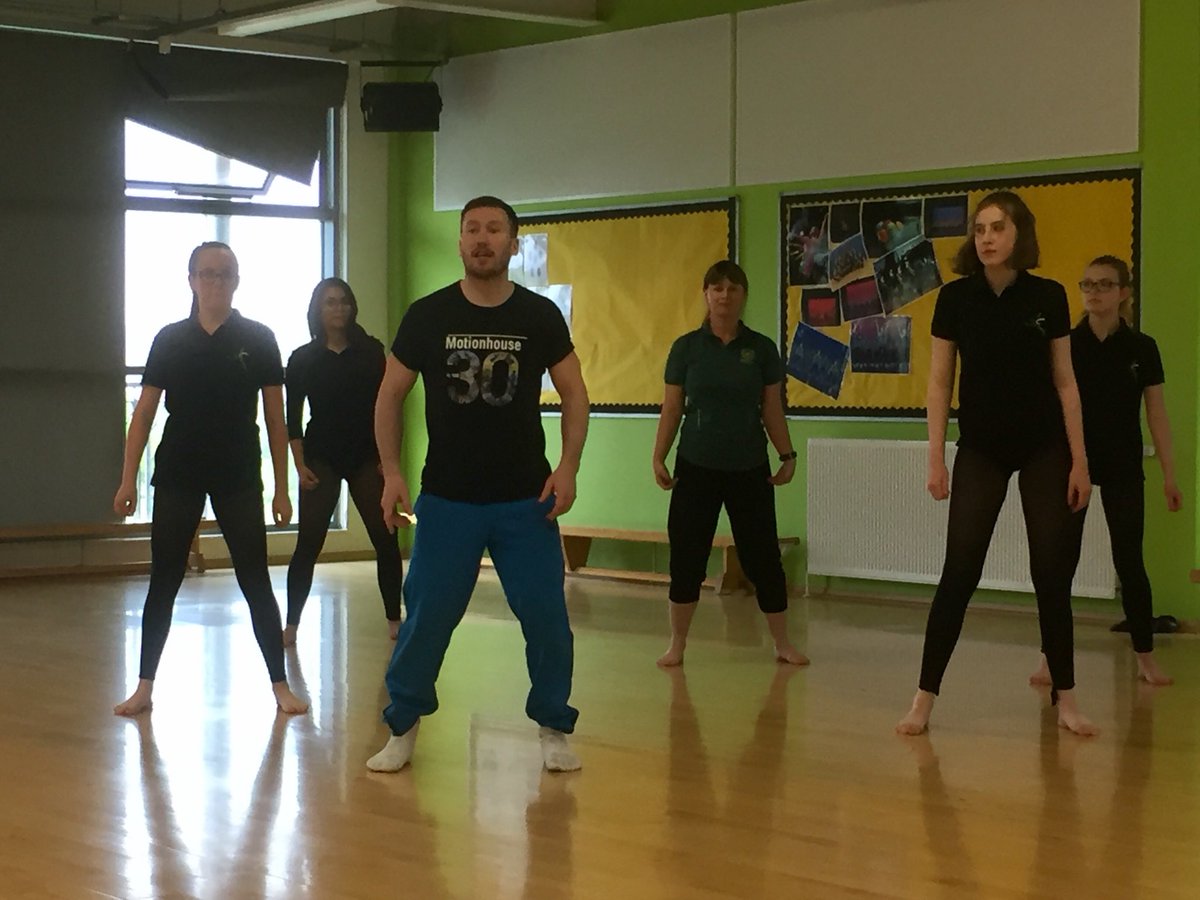 InspiredSom's tweet photo. Second workshop yesterday afternoon with InspirED school @RobertBlakeSC with @RBSC_Dance - so focused, so talented, what a buzz! Thank you @MotionhouseDT Dan ❤️ just awesome! @TakeArtDance @TakeArt https://t.co/ce5euonl1F