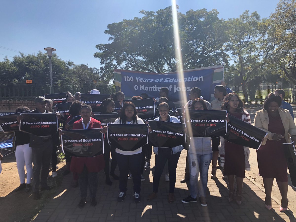 SollyMsimanga's tweet photo. These young people represent 100 years of education, but 0 months of jobs in their chosen fields.
Some of them have held temporary jobs, some of them work for low wages in call centers and the like.
#FairAccessToJobs #MsimangaForPremier https://t.co/4KJBS2taym