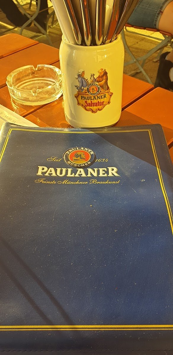 Edit_B4F's tweet photo. Paulaner Sörház Budapest
#Budapest #Paulaner #Sörház 
Füstölt #csülök tormával, mustárral, bajor burgonyasalátával. 
Paulaner Búza sör &amp; #Bécsi_szelet sertésszűzből burgonyapürével.
Budapest, Alkotás u. 53, 1123
#OnGoogleMaps
https://t.co/wbE8cSfnRY https://t.co/IBogHxqXXi