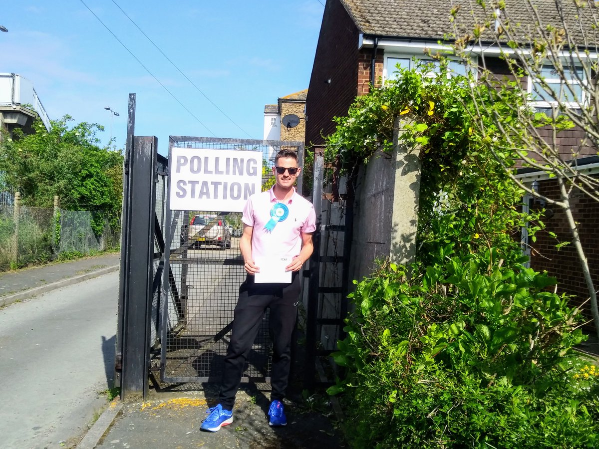 I just voted <a href="/MedwayTories/">Medway Conservatives</a> in #RainhamNorth (used both votes 🗳 🗳) in the Local Council Elections to maintain our Council services with Lowest Council Tax in Kent and UK's best bin collection service.

Excellent steady turnout across #RainhamNorth.

#Rainham 
#MedwayElects19