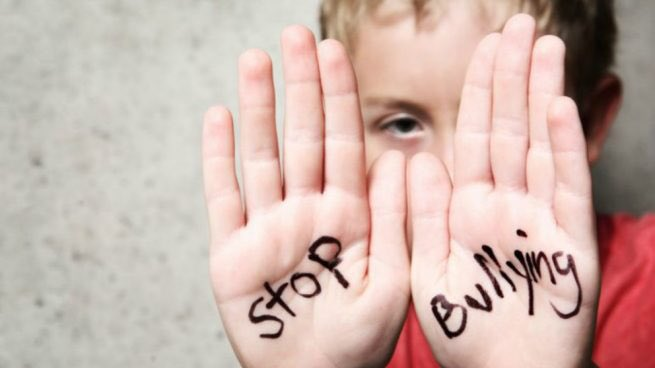 rpampinf's tweet photo. 2 de mayo, el dia contra el acoso escolar.  Nuestra tarea: educación, empatía y contundente acción contra quien acosa.
Ojo, somos ejemplo en casa.
Ningún niño merece ir triste o con miedo al colegio. #stopbullying
=traballo =salario
#traballo #salario.
=igual #diferente.
#RPT XA https://t.co/v7U8Hd9Hqa