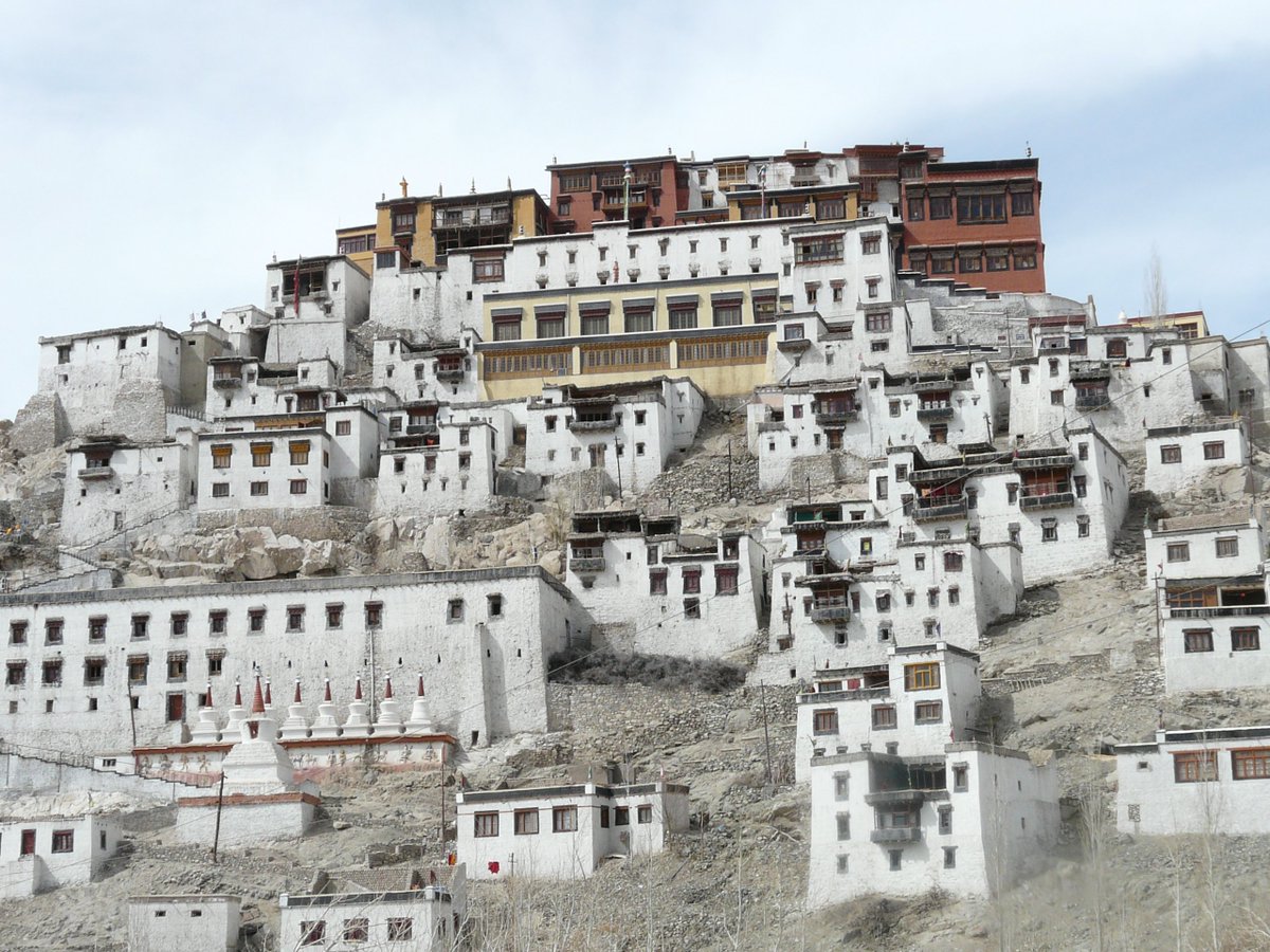 officialfunstay's tweet photo. From the snow-capped mountains to bike rides, Ladakh has so many reasons to fall in love with. Which one is your favorite? #ladakh #ttot #LP #twwt #travel #TravelTips #Funstay #beextraordinarywithfunstay https://t.co/XTUTMnBXQ9