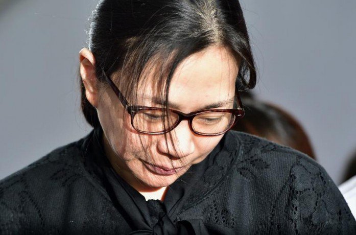 asiaonecom's tweet photo. Ex-Korean Air vice president admits to illegally hiring Filipino maids. https://t.co/CeU0lDRyl6 #Nutrage https://t.co/VBF7qWadus