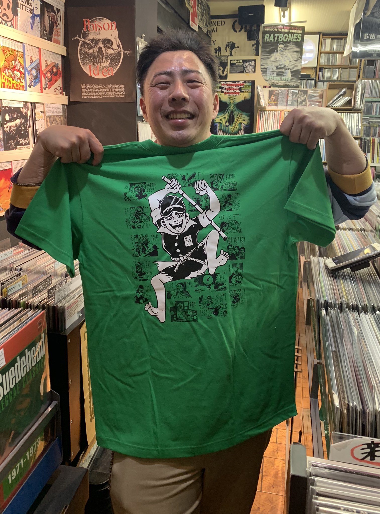 Bloodsucker Misery 来店のお客さんに はだしのゲンtシャツ告知に協力してもらいましたー Green T Co Vjgckxldvp アラビア語版はだしのゲン発行プロジェクト はだしのゲン T Co Uknjlndagk Twitter