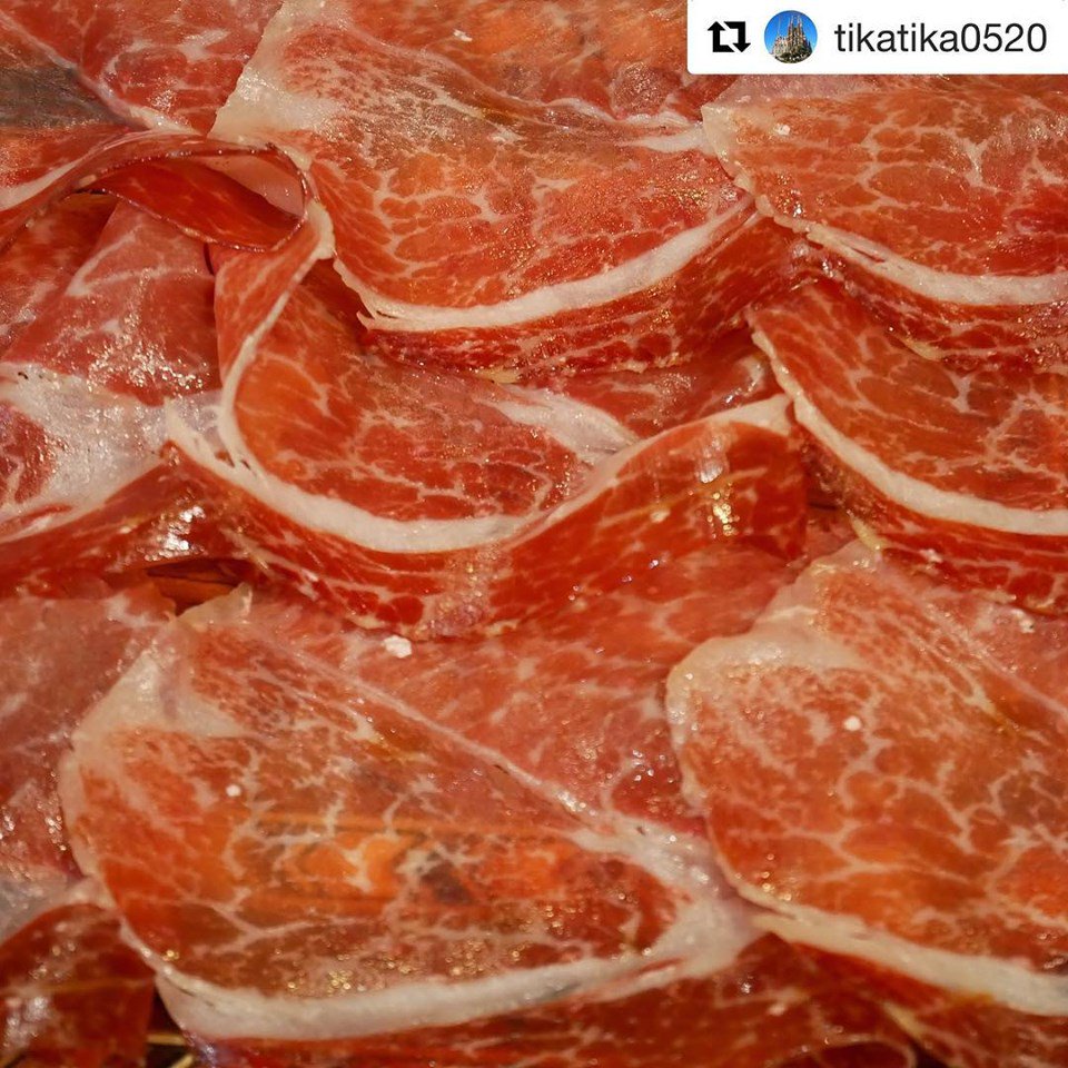 LOS IBÉRICOS DE LA CEPA

📷 <a href="/tikatika0520/">か</a> (IG)

#lacepa #donostia #partevieja #sansebastian #aldezaharra #ibéricos #foodies #bar #restaurant #igersdonostia
