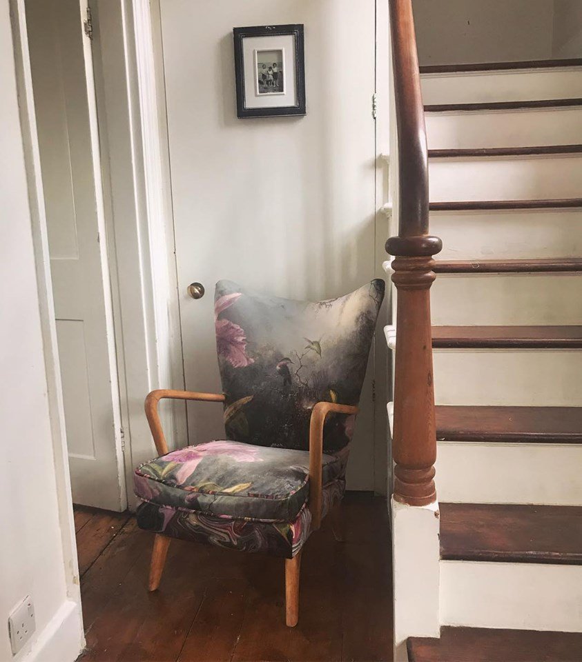 patchworkchairs's tweet photo. Our Hummingbird fabric print in combination with a fabulous mid century chair - truly unique
#bespoke chair #uniquedesign # #bespokechairs #bespokeupholstery #vintagechair #antiquechair #midcentury #midcenturychair #eclecticinteriors
#eclecticdecor
#individualdesign https://t.co/x5qx7eUiz0