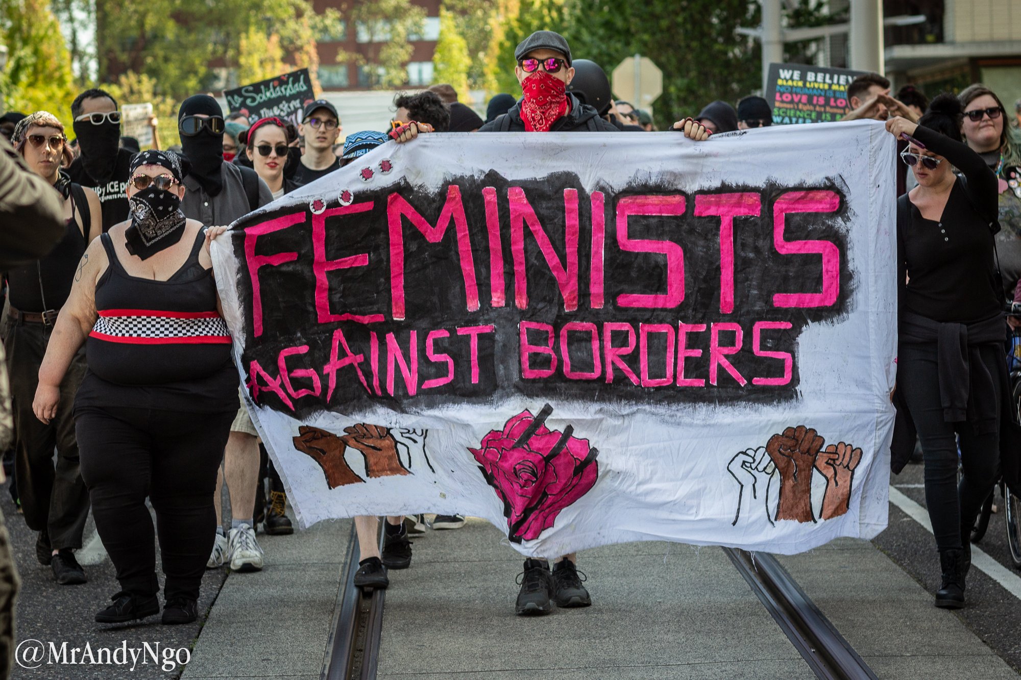 D5jX3pcWAAEo8Iv.jpg:large