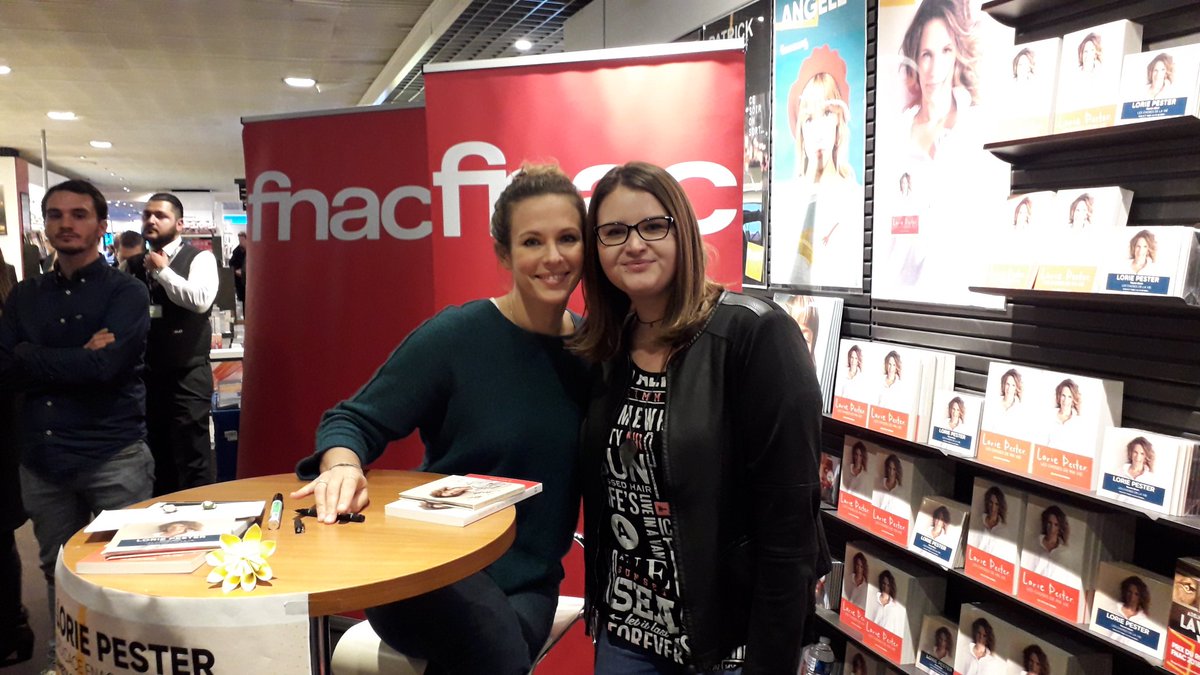 SarahGreatDream's tweet photo. Joyeux anniversaire @LoriePester ⭐🎂🎈🎉

Femme incroyable que tu es... 

Que cette année qui t'attend te soit merveilleuse et inoubliable. 
J'espère te revoir vite sur les scènes Belge ♥ https://t.co/xQwbeTCTrq