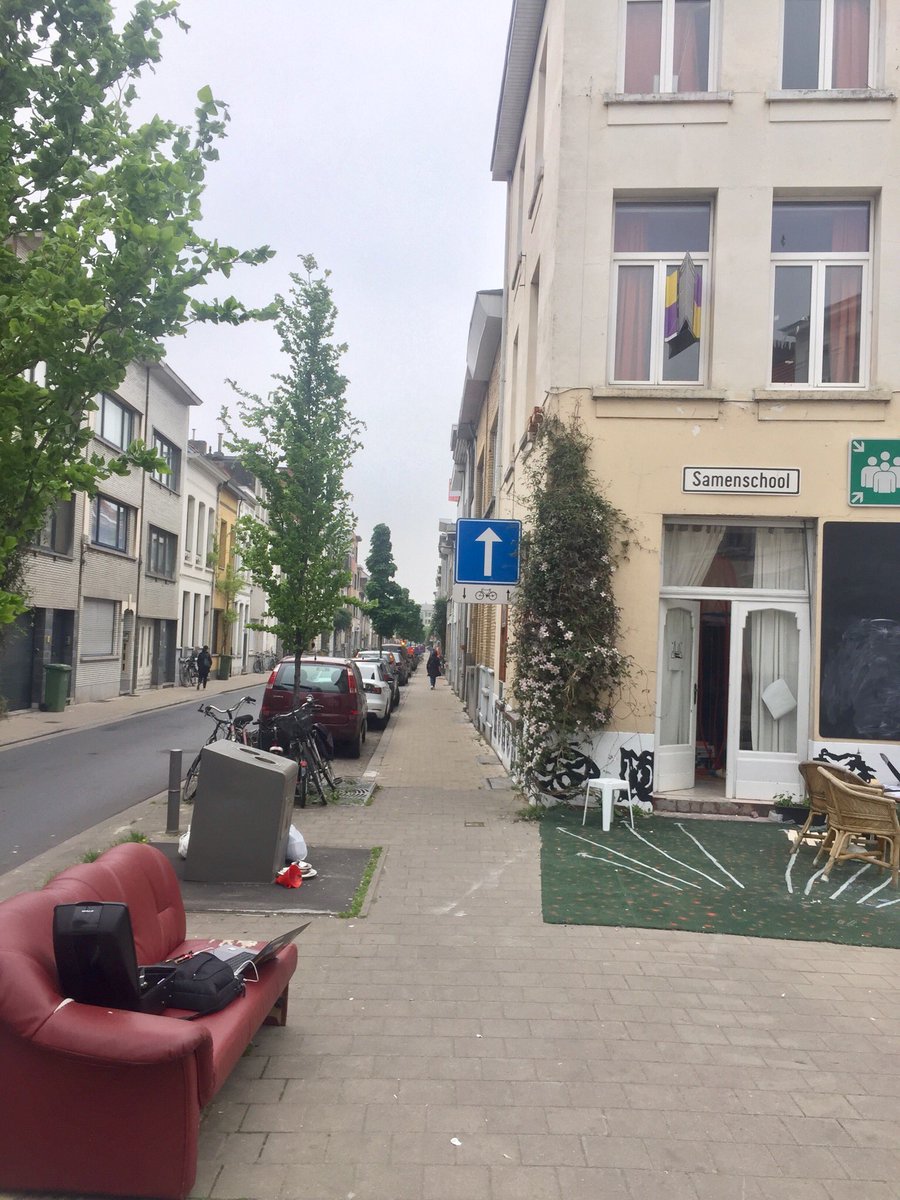 aliekens's tweet photo. That sofa was my office this morning. #smartborgerhout #30max https://t.co/A2tRD1fEyg