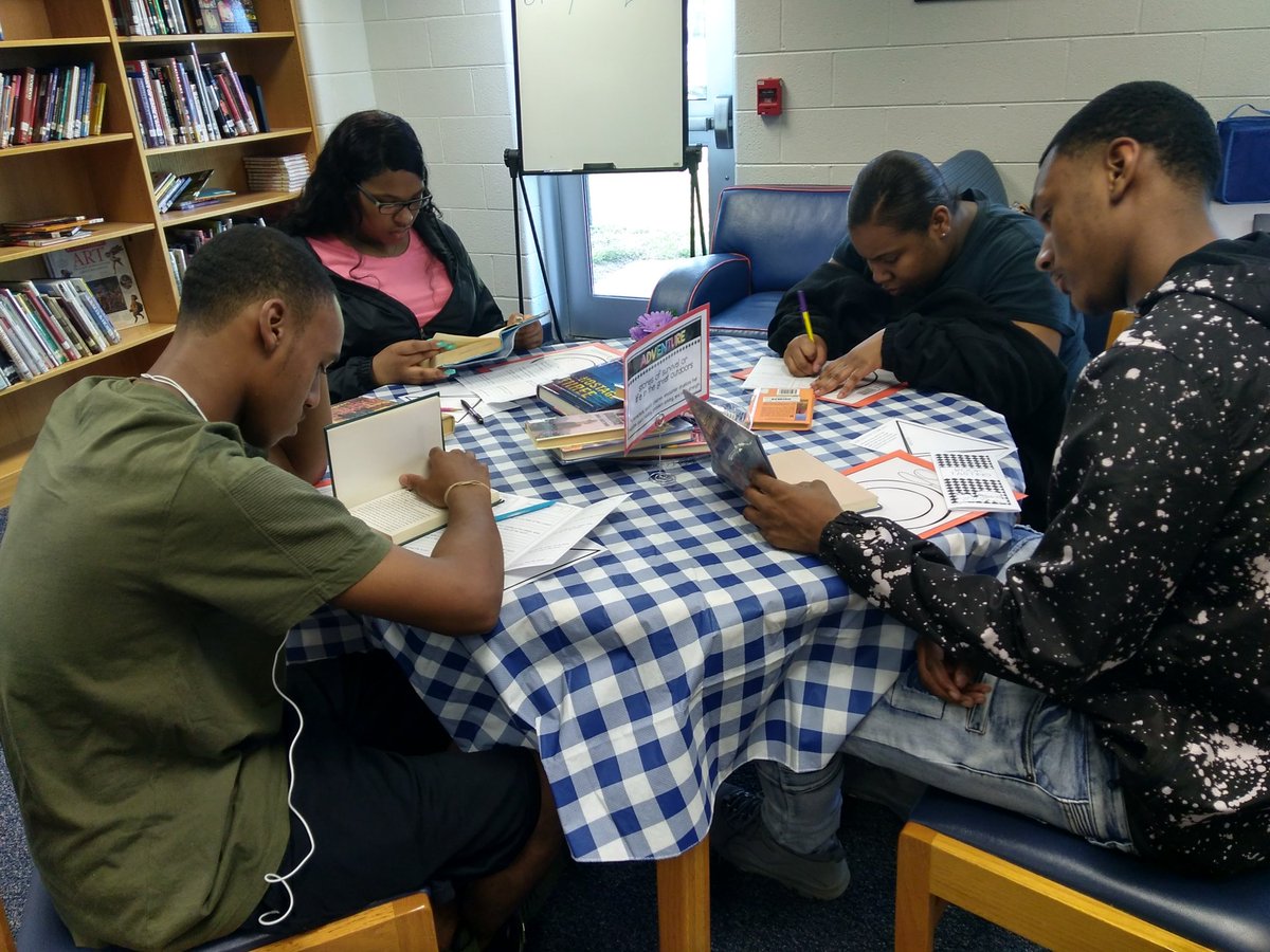GuionWood's tweet photo. My first book tasting is a hit!! @HeatherAgsten @LouisburgHSFCS Thanks @JoanneMillerHOH for the graphics! https://t.co/MKUyp5wzjo
