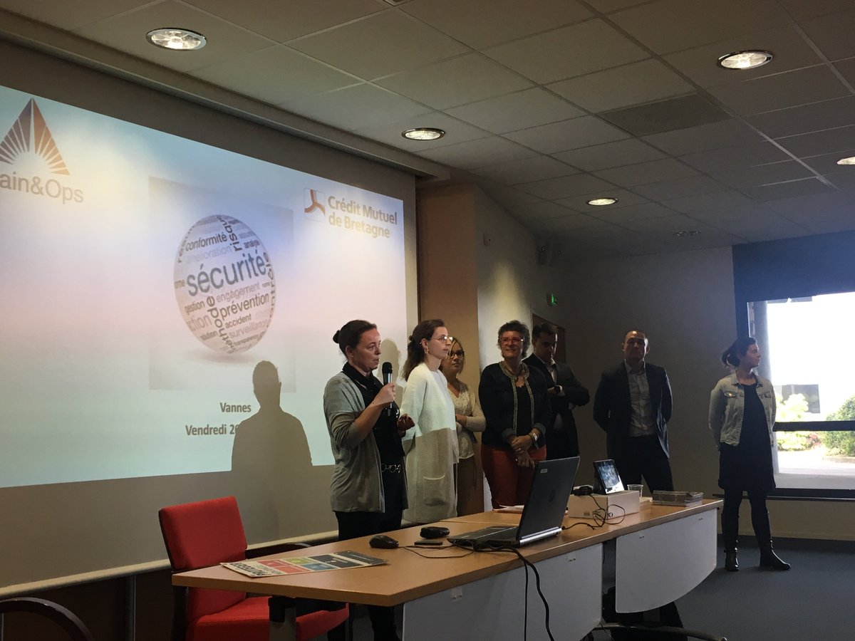 martine_tendre's tweet photo. 2 belles matinées consacrées à la prévoyance #AOL à la DD56 pour les sociétaires de Vannes République suivies d'un échange convivial.#UtVannes https://t.co/oTTSkd441U